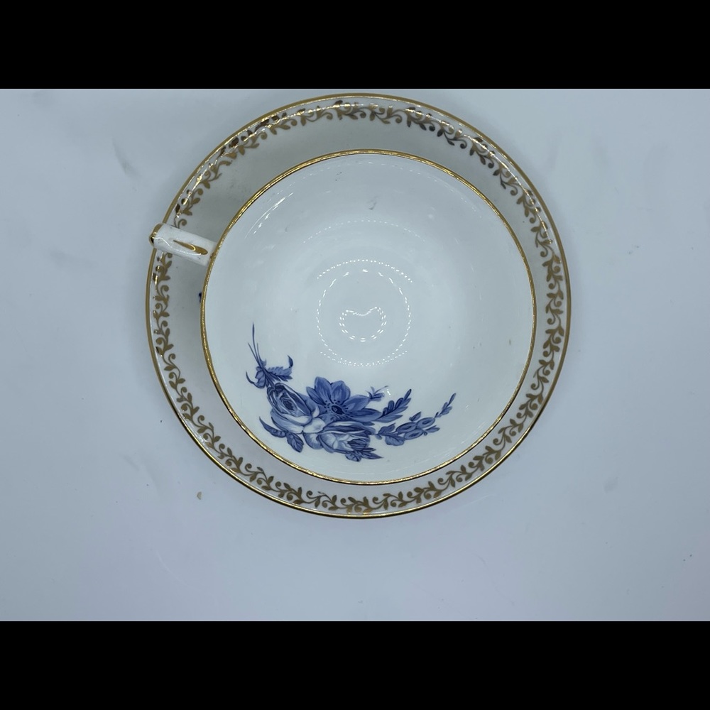 Aynsley tea cup and saucer set